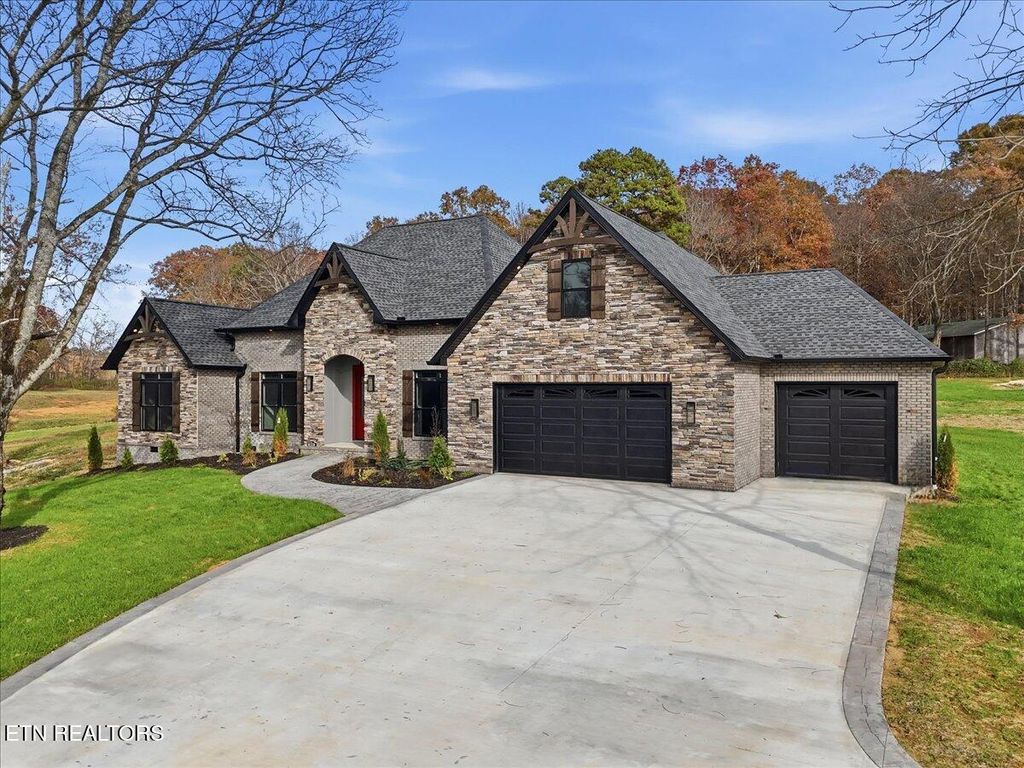 Photo of 834 Sophie Drive, Greenback, TN 37742 (MLS # 1313401)