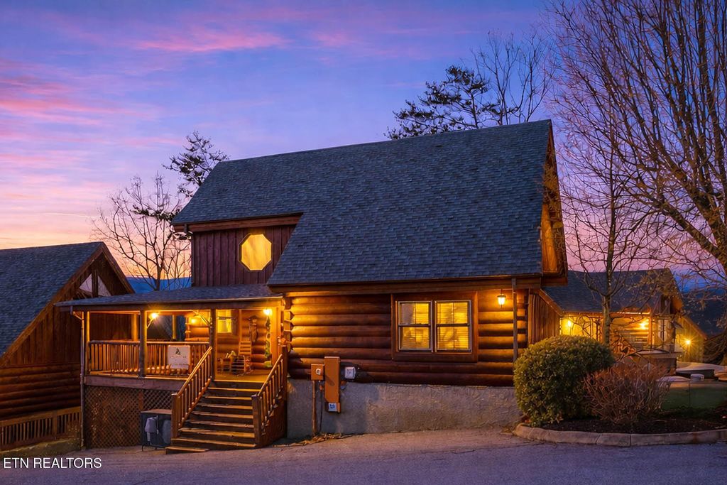 Photo of 1959 Cougar Crossing Way, Sevierville, TN 37876 (MLS # 1331541)