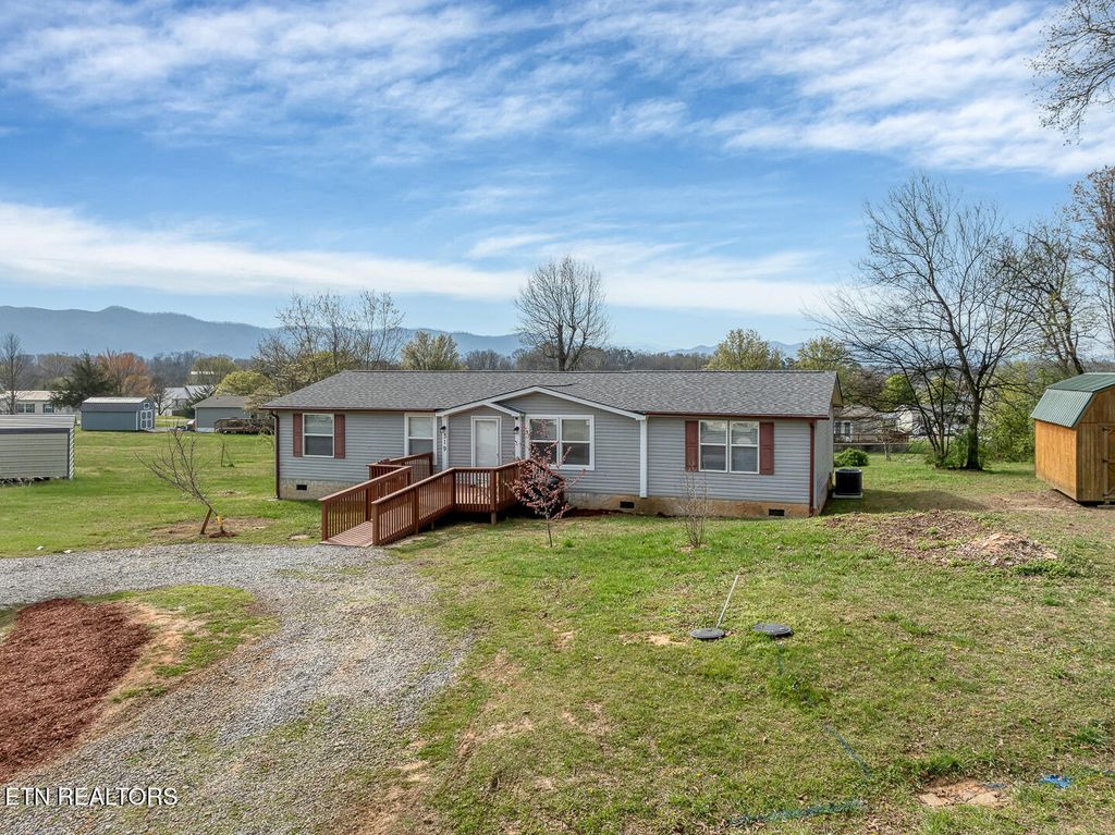 Photo of 319 Oak Leaf Circle, Maryville, TN 37804 (MLS # 1333766)