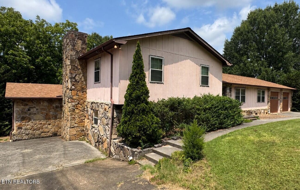 Photo of 507 Kinzalow Circle, Sweetwater, TN 37874 (MLS # 1351225)