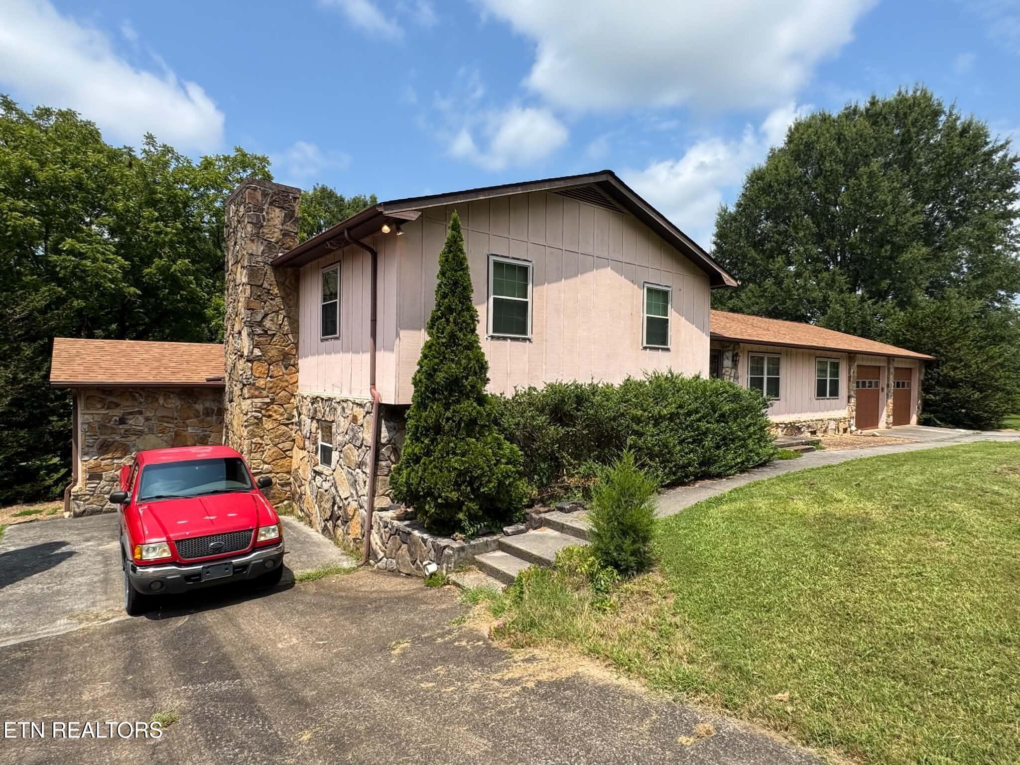 507 Kinzalow Circle