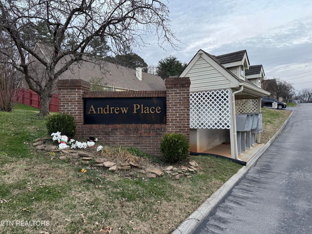 Photo of 9001 Fountain Brook Lane, Knoxville, TN 37923 (MLS # 1328642)