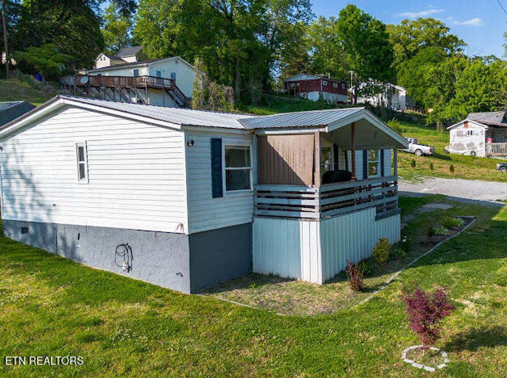 Photo of 510 Sewanee St, Harriman, TN 37748 (MLS # 1338233)