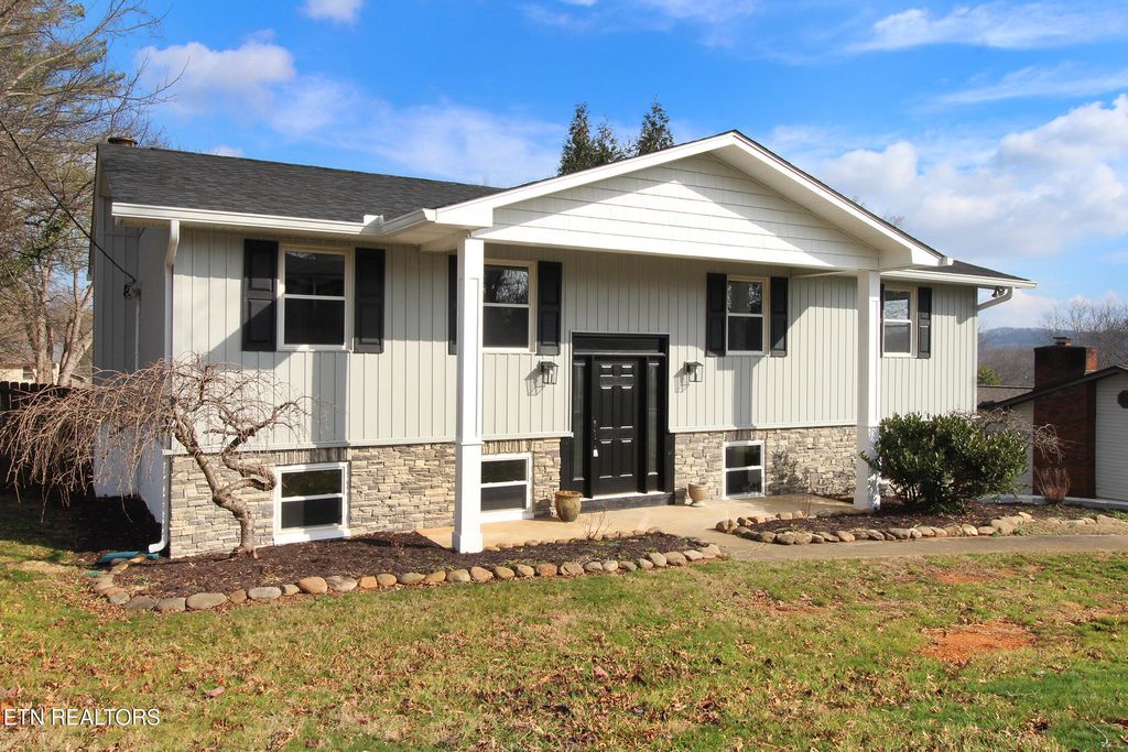 Photo of 7824 Cedarcrest Rd, Knoxville, TN 37938 (MLS # 1326241)