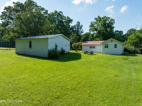 Single Family Residence in Maryville TN 1722 Calderwood Hwy 13.jpg