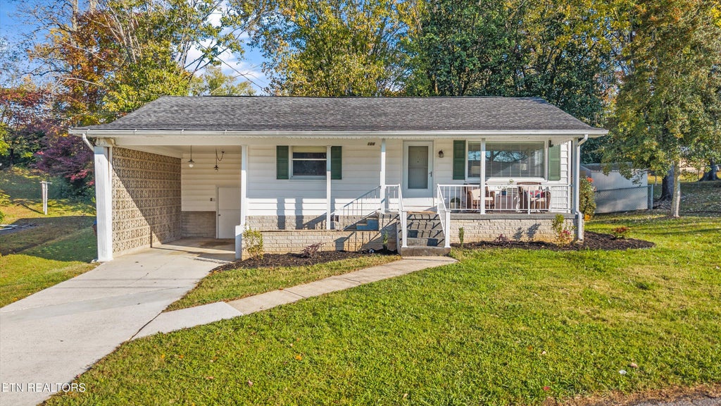 Photo of 106 Paoli Lane, Oak Ridge, TN 37830 (MLS # 1320439)