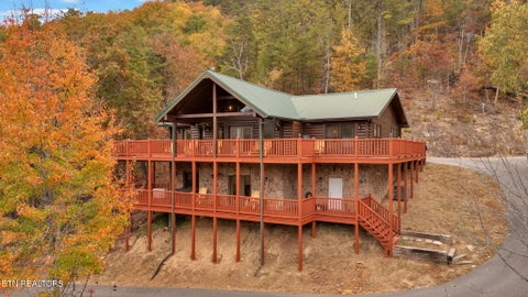 4 beds bed, 3 baths bath property at 3060 Walden Ridge Rd, Sevierville, TN 37862