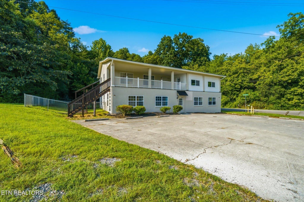 Photo of 607 Old Tacora Hills Rd, Clinton, TN 37716 (MLS # 1353608)