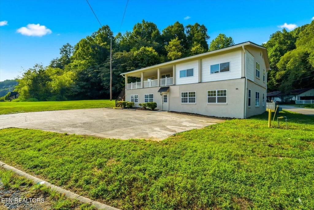 Photo of 607 Old Tacora Hills Rd, Clinton, TN 37716 (MLS # 1353608)