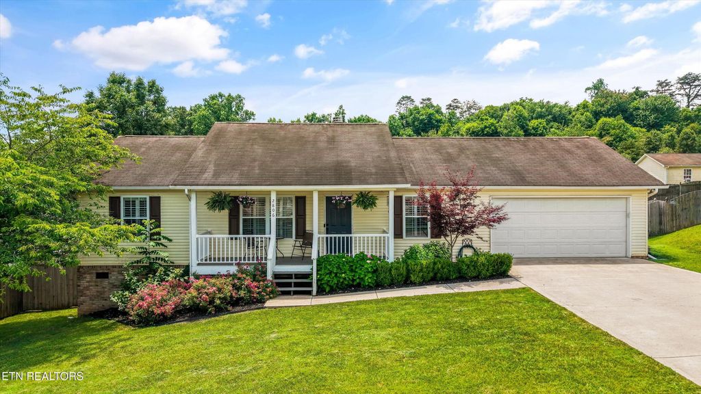 Photo of 2806 Diane Gayle Drive, Knoxville, TN 37924 (MLS # 1344242)