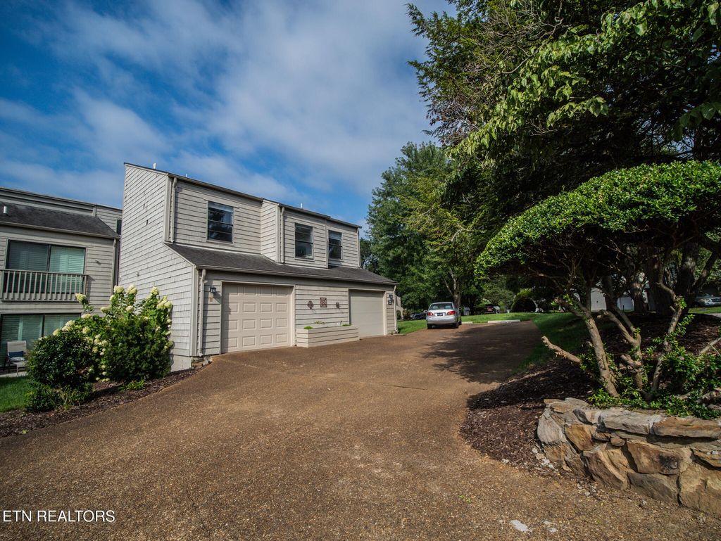 Photo of 560 Lost Tree Lane, Farragut, TN 37934 (MLS # 1287087)