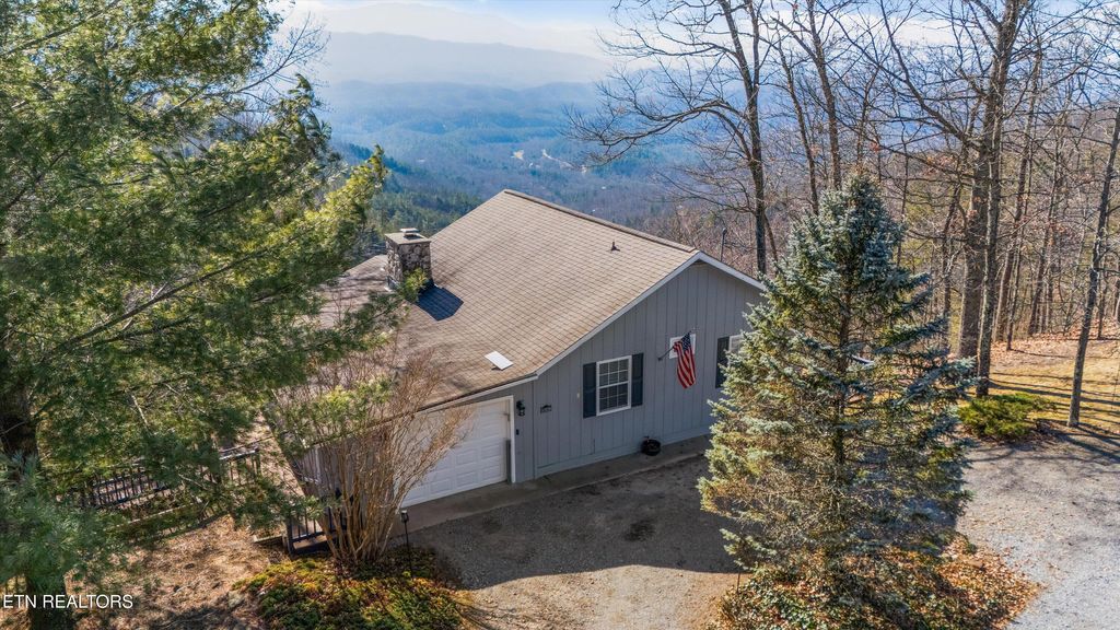 Photo of 1009 Old Laurel Lane, Sevierville, TN 37876 (MLS # 1327178)