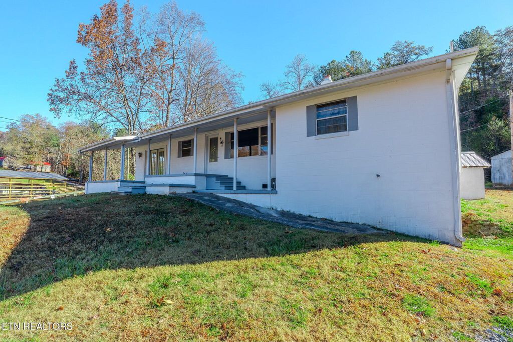Photo of 158 Stiles Rd, Madisonville, TN 37354 (MLS # 1322491)