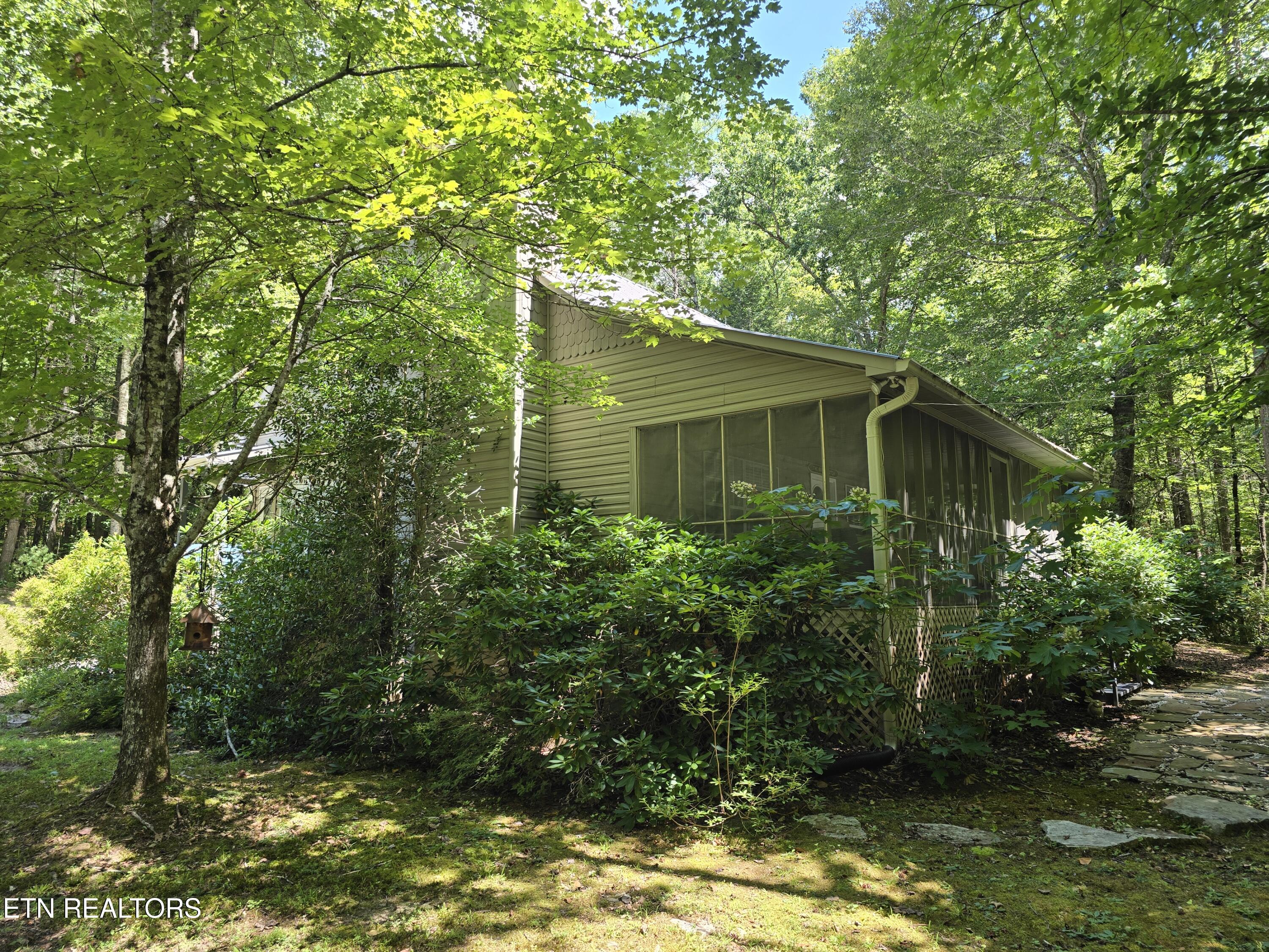 1316 E Miller's Cove Rd
