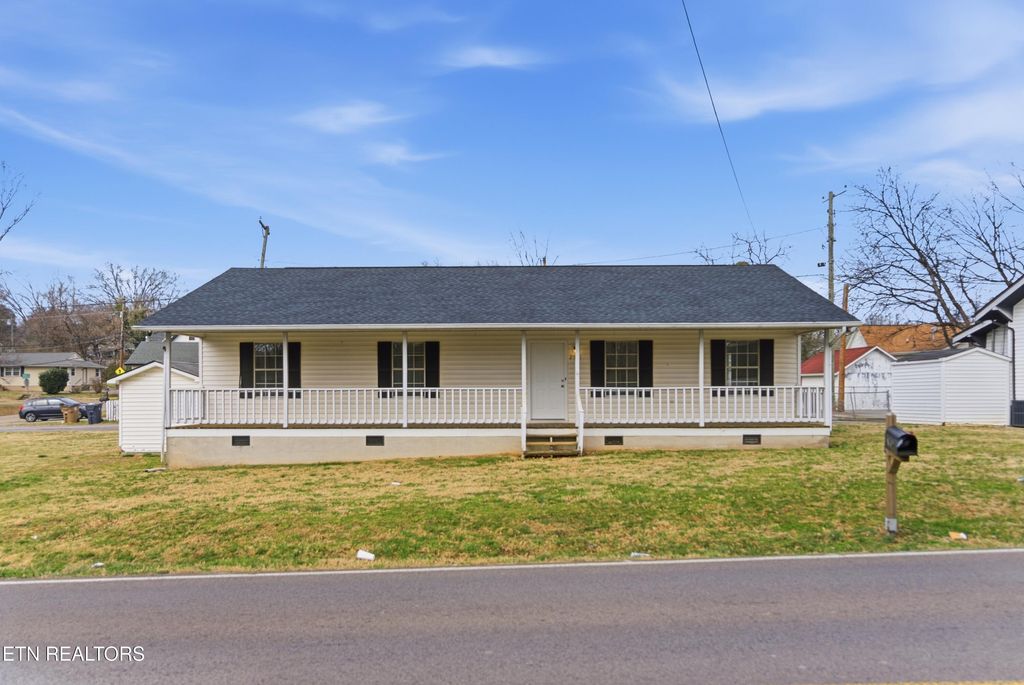 Photo of 2511 Cedar Lane, Knoxville, TN 37918 (MLS # 1328040)