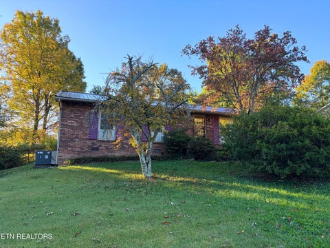 Photo of 5828 Wooded Acres Drive, Knoxville, TN 37921 (MLS # 1359830)