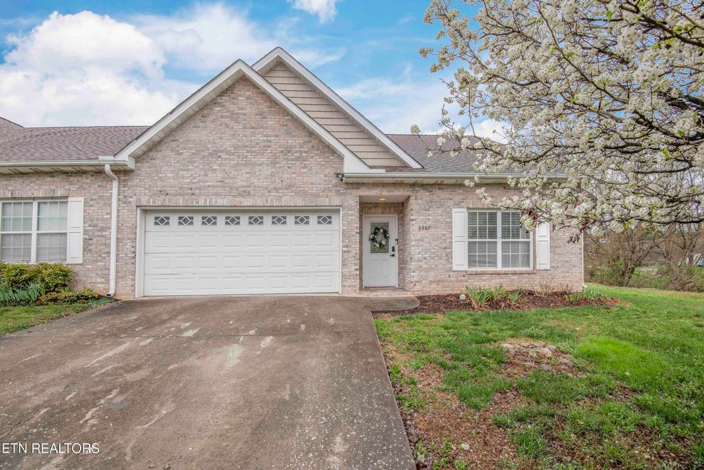 Photo of 3307 Cummins Lane, Knoxville, TN 37921 (MLS # 1332828)