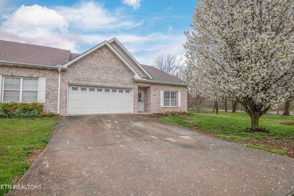 Photo of 3307 Cummins Lane, Knoxville, TN 37921 (MLS # 1332828)