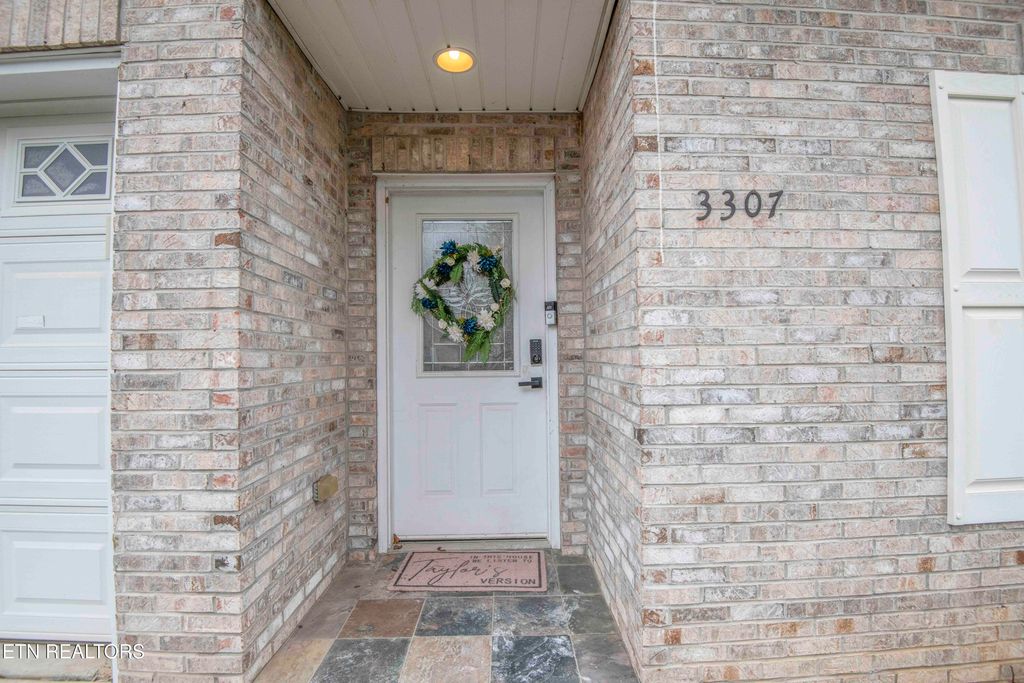 Photo of 3307 Cummins Lane, Knoxville, TN 37921 (MLS # 1332828)