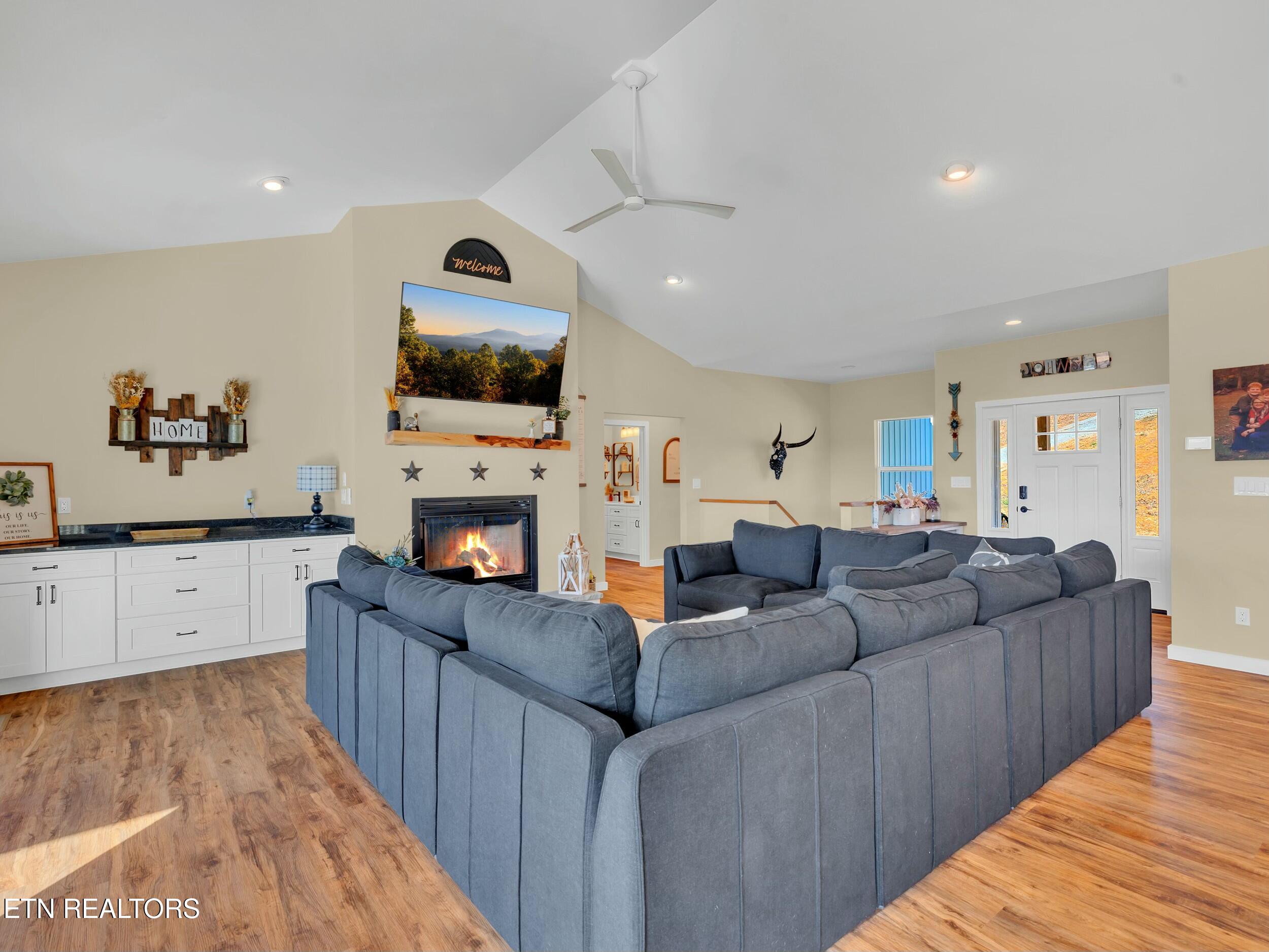 914 Skyline Drive
