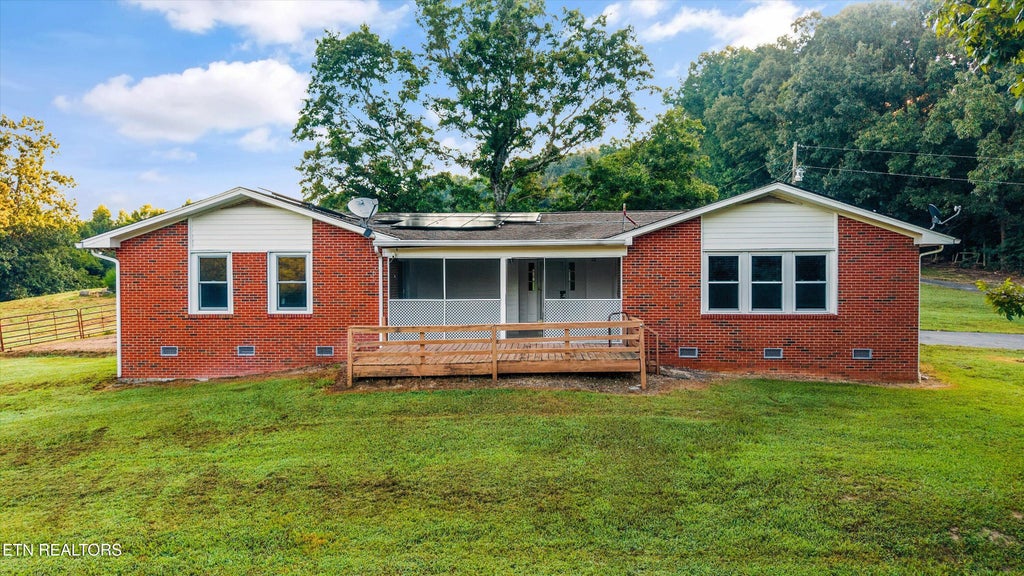 Photo of 340 Pattie Gap Rd, Philadelphia, TN 37846 (MLS # 1354038)