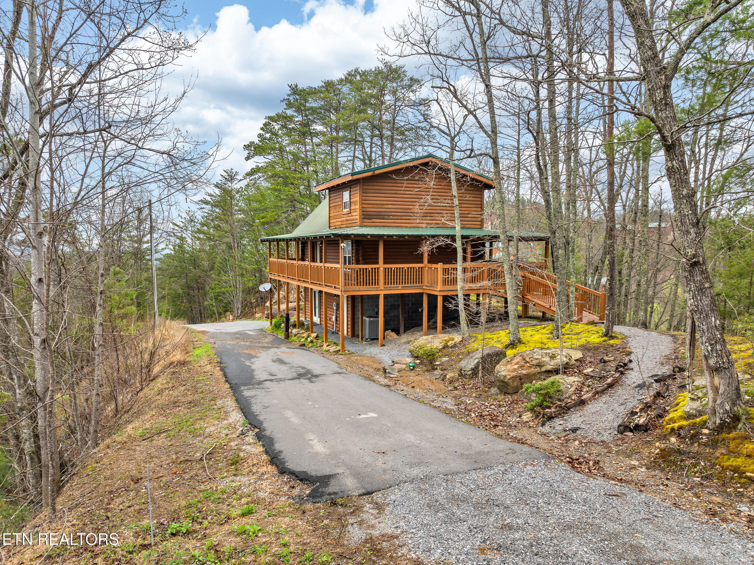 2125 Cascades Court