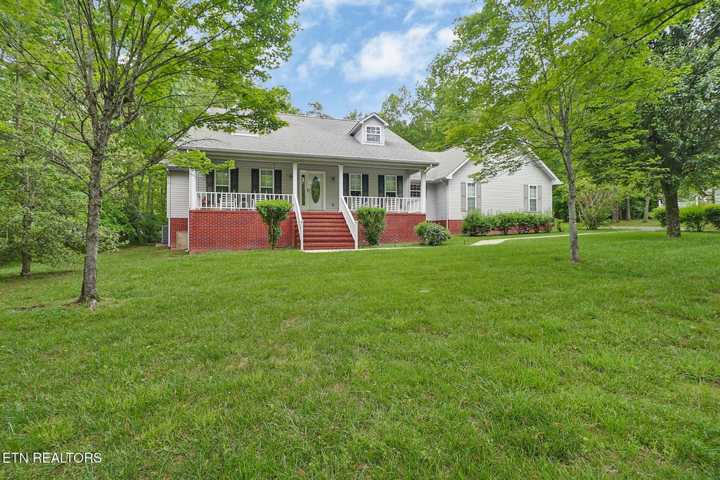 Photo of 121 Laurelwood Lane, Crossville, TN 38555 (MLS # 1340778)