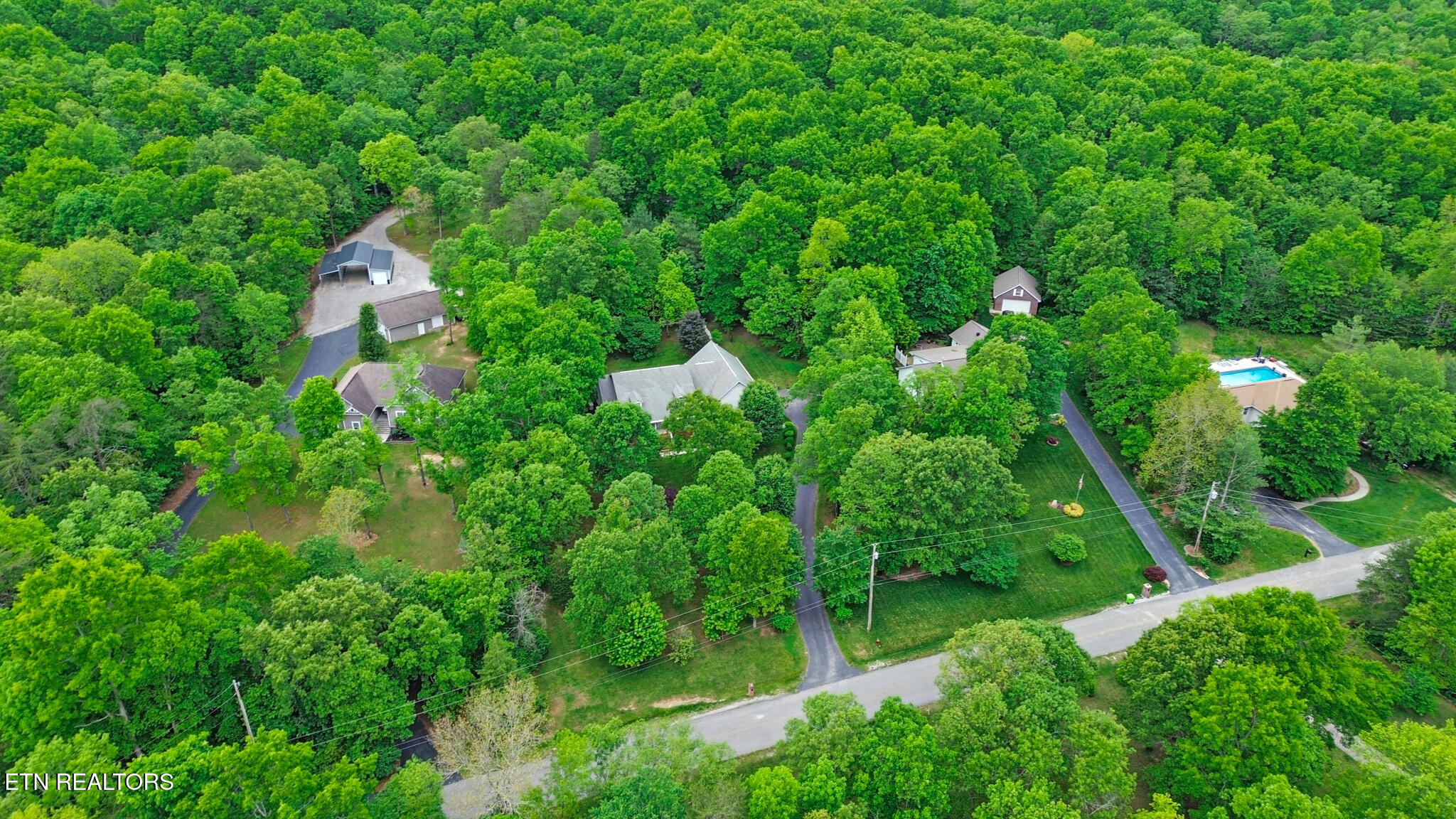 121 Laurelwood Lane