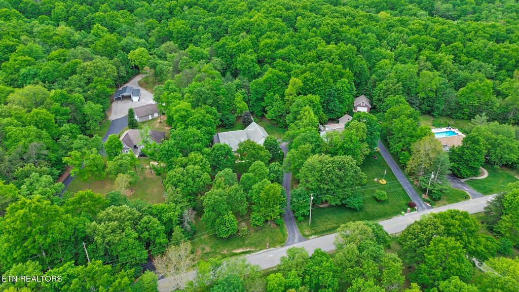 Photo of 121 Laurelwood Lane, Crossville, TN 38555 (MLS # 1340778)