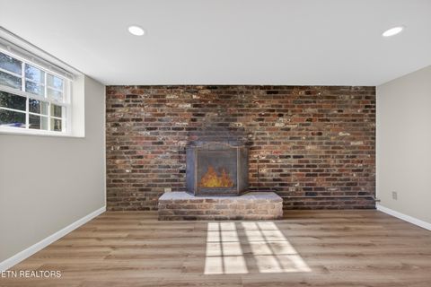 Tiny photo for 98 Oklahoma Ave, Oak Ridge, TN 37830 (MLS # 1329479)