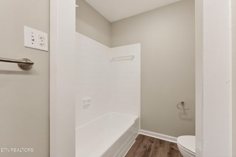 Tiny photo for 98 Oklahoma Ave, Oak Ridge, TN 37830 (MLS # 1329479)