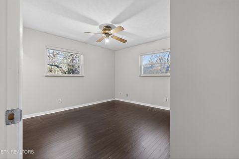 Tiny photo for 98 Oklahoma Ave, Oak Ridge, TN 37830 (MLS # 1329479)