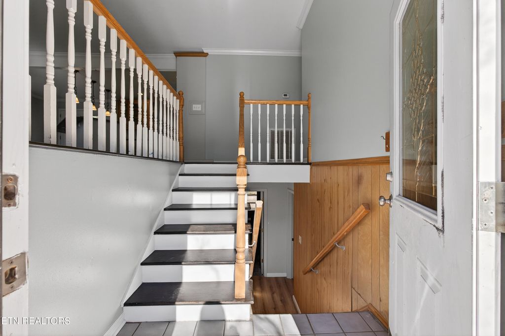 Photo of 98 Oklahoma Ave, Oak Ridge, TN 37830 (MLS # 1329479)