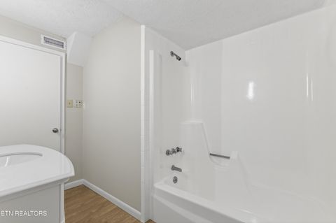 Tiny photo for 98 Oklahoma Ave, Oak Ridge, TN 37830 (MLS # 1329479)