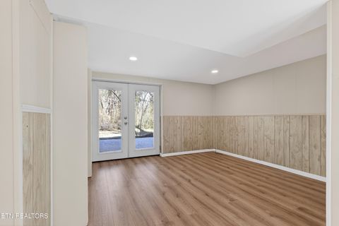 Tiny photo for 98 Oklahoma Ave, Oak Ridge, TN 37830 (MLS # 1329479)