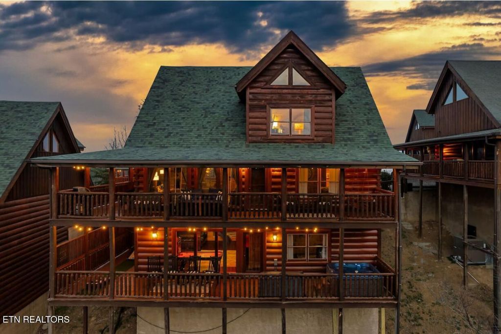 Photo of 2010 Cougar Crossing Way, Sevierville, TN 37876 (MLS # 1333575)