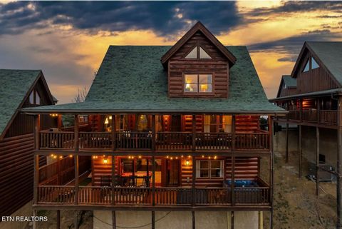 Photo of 2010 Cougar Crossing Way, Sevierville, TN 37876 (MLS # 1333575)