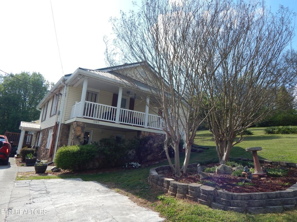 Photo of 1507 Paramount Rd, Knoxville, TN 37924 (MLS # 1334754)