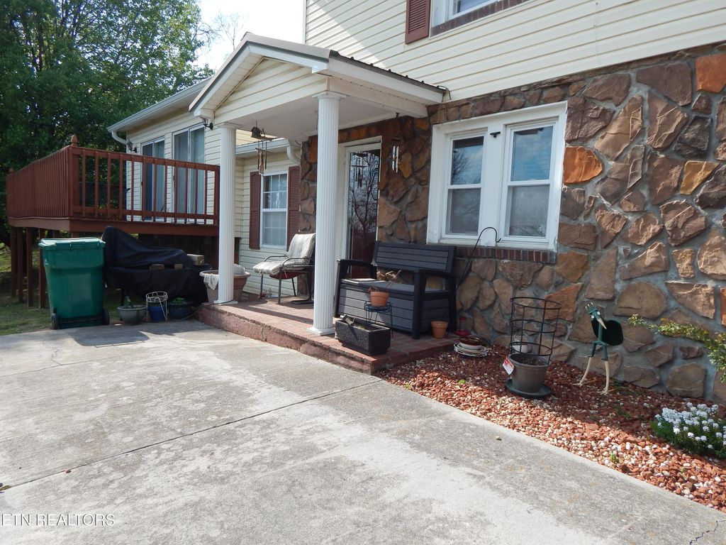 Photo of 1507 Paramount Rd, Knoxville, TN 37924 (MLS # 1334754)