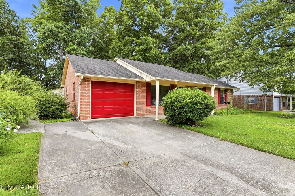 Photo of 6029 Morning Glory Place, Knoxville, TN 37912 (MLS # 1345260)