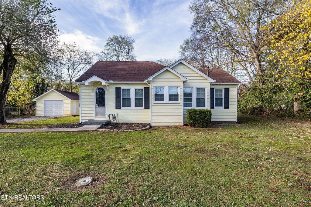 Photo of 310 Russell Rd, Rockford, TN 37853 (MLS # 1283509)