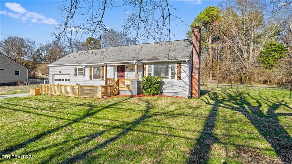 Photo of 3512 Whittle Springs Rd, Knoxville, TN 37917 (MLS # 1331125)