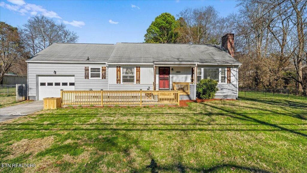 Photo of 3512 Whittle Springs Rd, Knoxville, TN 37917 (MLS # 1331125)