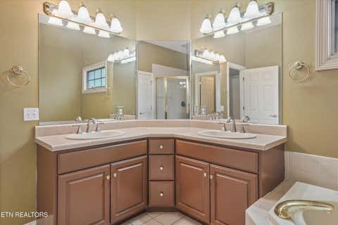 Tiny photo for 823 Royal View Drive, Maryville, TN 37801 (MLS # 1349929)