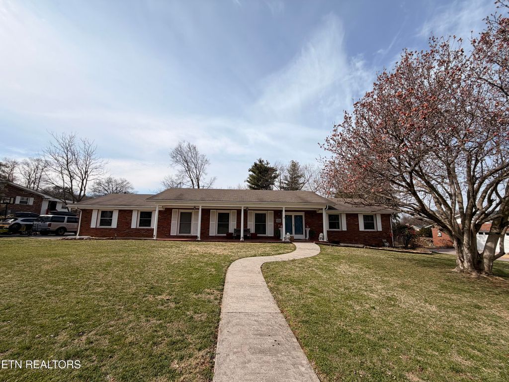 Photo of 117 Essex Drive, Knoxville, TN 37922 (MLS # 1330835)