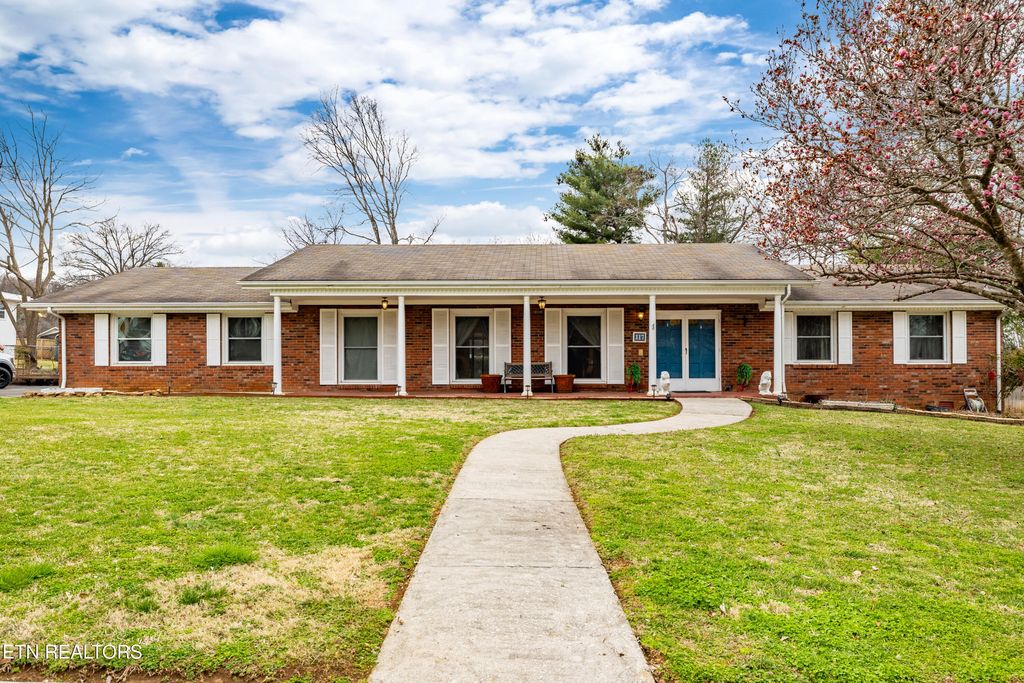 Photo of 117 Essex Drive, Knoxville, TN 37922 (MLS # 1330835)