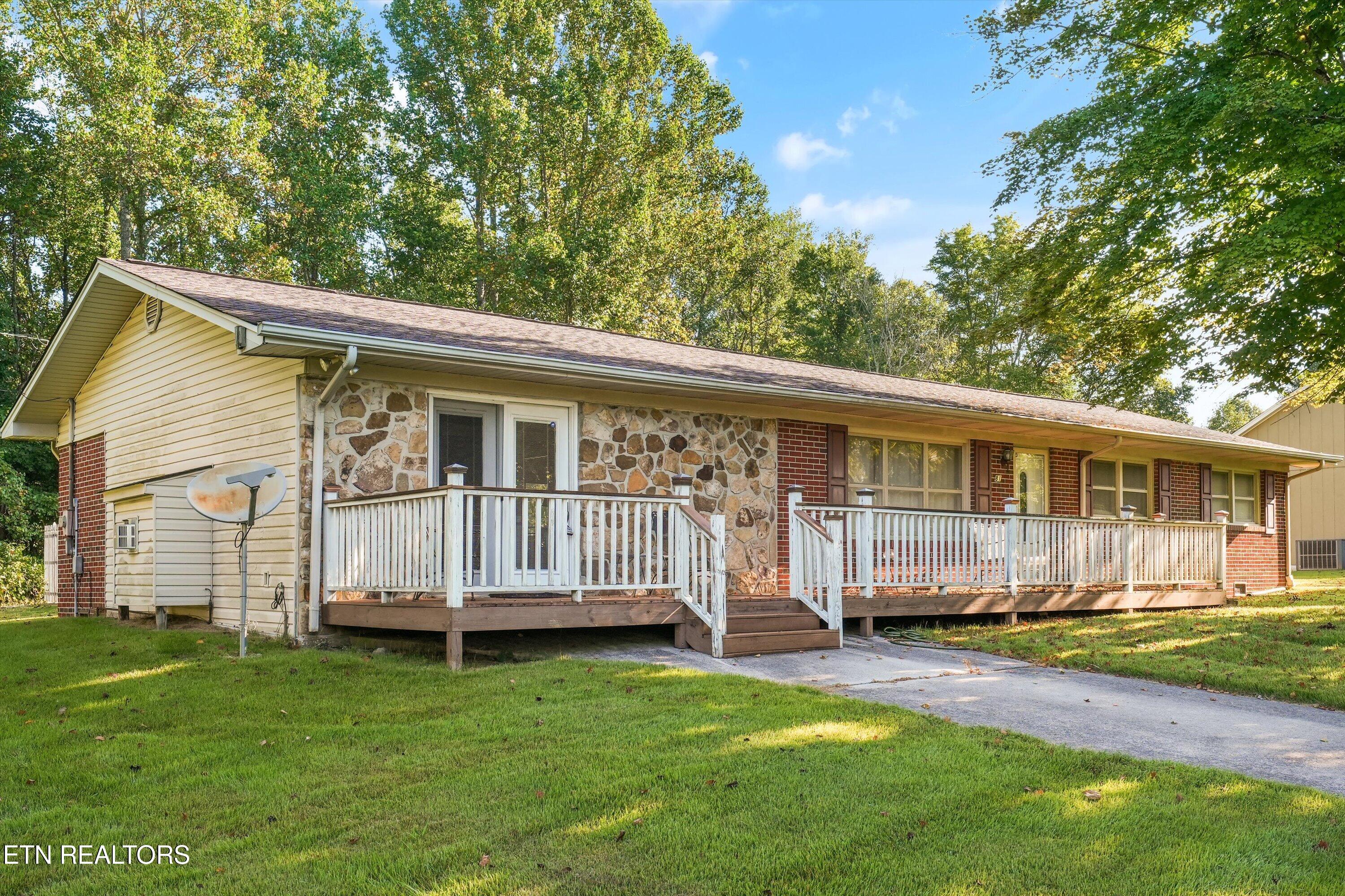 813/815 Stephens Rd