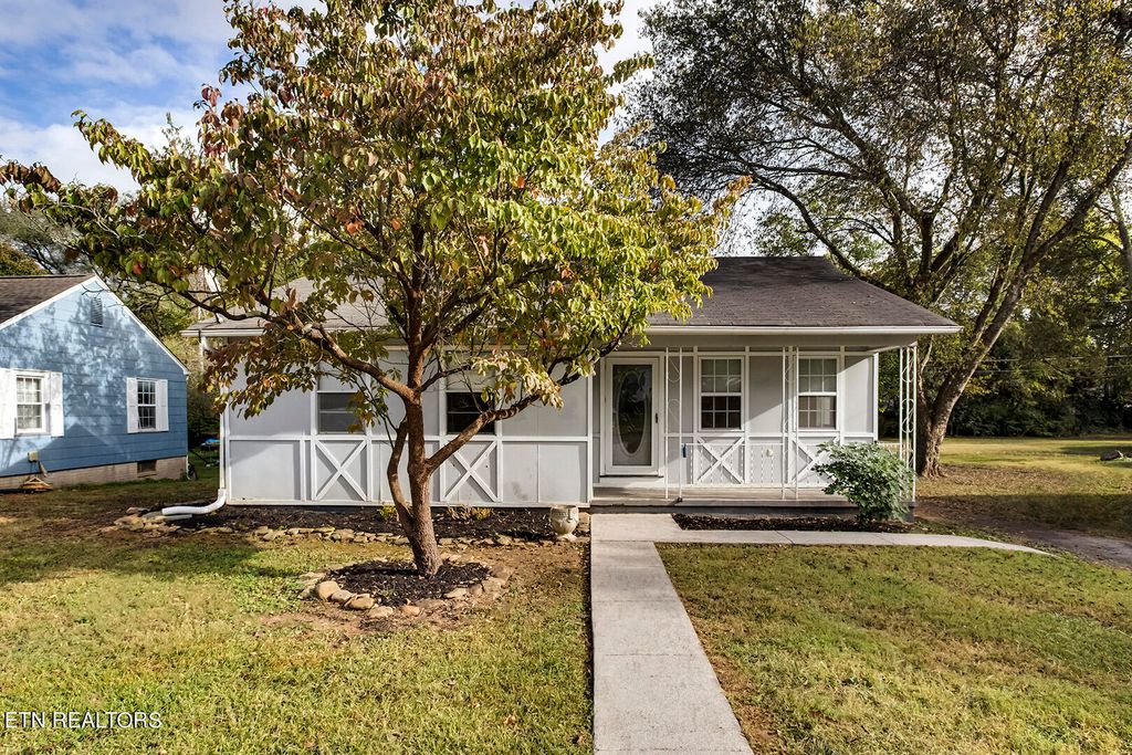 Photo of 1300 Grant St, Alcoa, TN 37701 (MLS # 1242557)