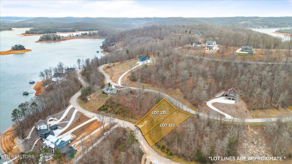 Photo of 220221 Suncrest Cove, LaFollette, TN 37766 (MLS # 1326866)