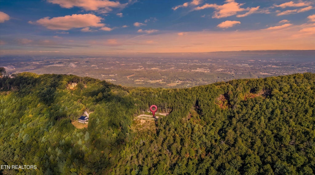 Photo of 24 Chilhowee Mountain Tr, Maryville, TN 37803 (MLS # 1357030)